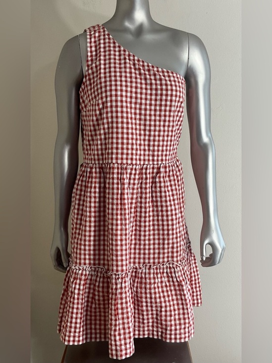 crown & ivy Dresses & Skirts - NWT crown & ivy red gingham one-shoulder ruffle dress size 6 new
